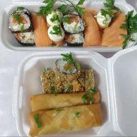 imagem Degustação: 6 hots + 6 holls + 3 joe + 4 sashimis + 2 sushis + 2 harumakis camarão
