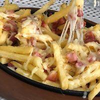 imagem Batata com 3 queijos e bacon