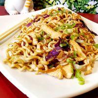 imagem YAKISOBA CAMARÃO ALHO E ÓLEO (500ML)