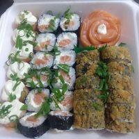 imagem 12 hots + 12 holls + 6 joe joe + 6 sashimis