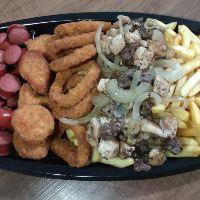 imagem Barca: frango, carne e calabresa acebolada, 6 nuggets, 6 anéis de cebola, batata frita grande