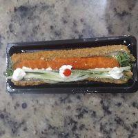 imagem Hot dog sushi   com salmao frito crocante pepino crean cheese